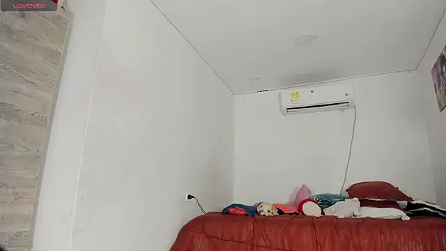 flor herrera01 online show from October 2025 06:31:01 AM