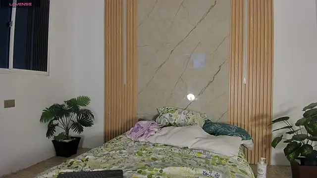 flor herrera01 online show from July 2026 02:51:01 AM