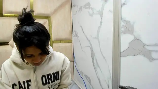 Snapshot of Kendall_6669 chatting on December 2025 12:22:01 PM Kendall 6669 online show from December 2025 12:22:01 PM