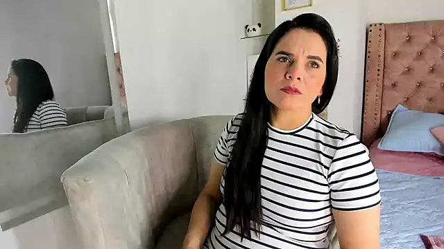 laura hotties online show from July 2026 06:42:02 PM