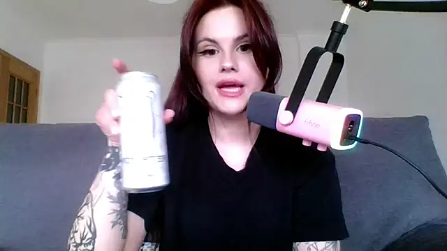 Snapshot of Della_Ideal chatting on March 2025 04:10:01 PM Della Ideal online show from March 2025 04:10:01 PM