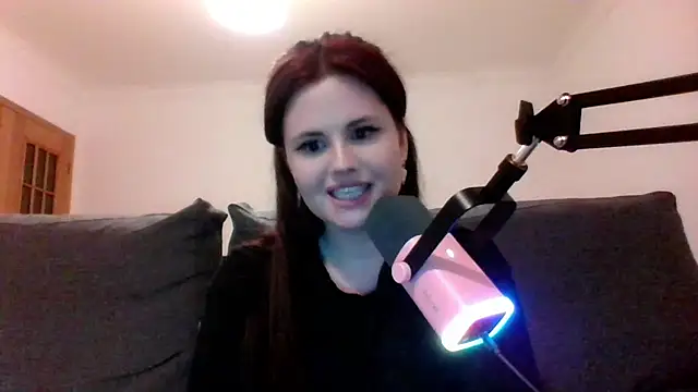 Snapshot of Della_Ideal chatting on March 2025 07:12:02 PM Della Ideal online show from March 2025 07:12:02 PM