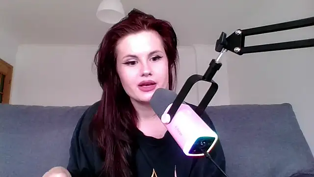 Snapshot of Della_Ideal chatting on March 2025 02:34:02 PM Della Ideal online show from March 2025 02:34:02 PM