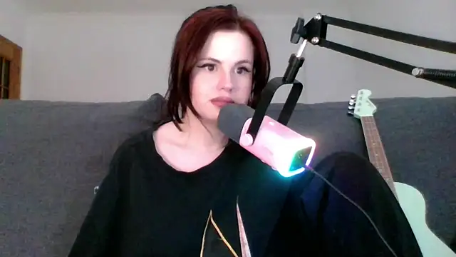 Snapshot of Della_Ideal chatting on March 2025 05:39:02 PM Della Ideal online show from March 2025 05:39:02 PM