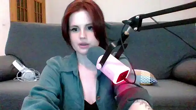 Snapshot of Della_Ideal chatting on March 2025 09:14:02 PM Della Ideal online show from March 2025 09:14:02 PM