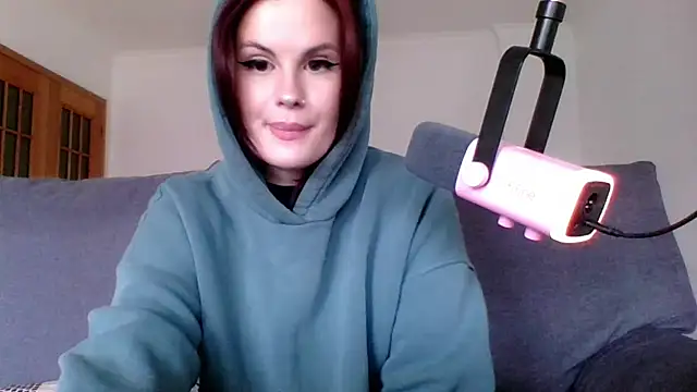 Snapshot of Della_Ideal chatting on March 2025 03:09:02 PM Della Ideal online show from March 2025 03:09:02 PM