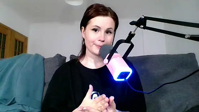 Snapshot of Della_Ideal chatting on March 2025 09:18:02 PM Della Ideal online show from March 2025 09:18:02 PM