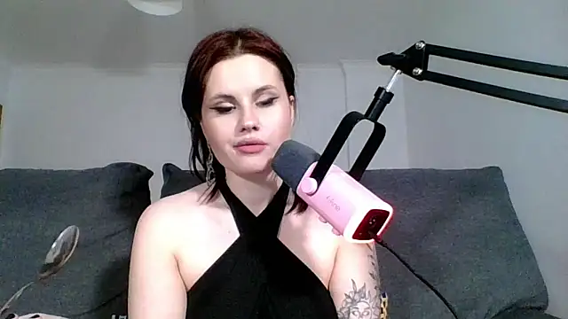 Snapshot of Della_Ideal chatting on March 2025 09:26:02 PM Della Ideal online show from March 2025 09:26:02 PM