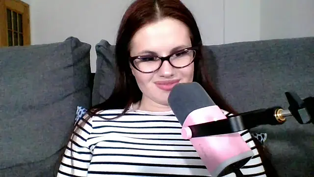 Snapshot of Della_Ideal chatting on March 2025 07:27:02 PM Della Ideal online show from March 2025 07:27:02 PM