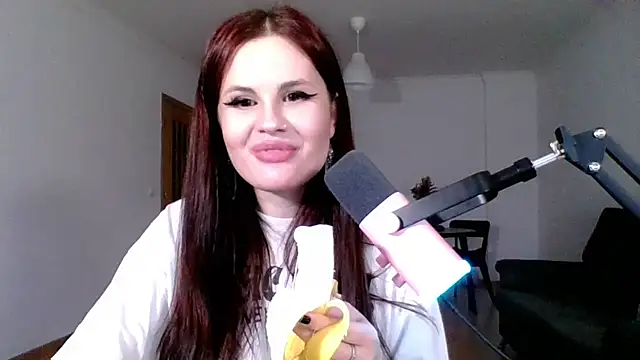 Snapshot of Della_Ideal chatting on March 2025 06:21:02 PM Della Ideal online show from March 2025 06:21:02 PM