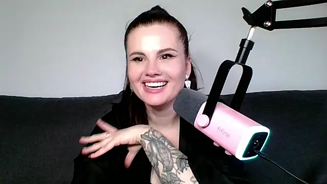 Snapshot of Della_Ideal chatting on March 2025 12:12:01 PM Della Ideal online show from March 2025 12:12:01 PM