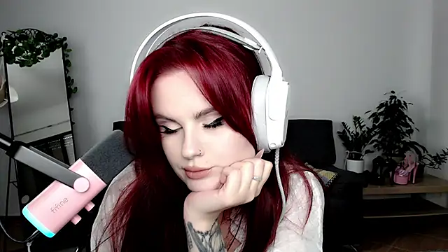 Snapshot of Della_Ideal chatting on September 2025 06:07:01 PM Della Ideal online show from September 2025 06:07:01 PM