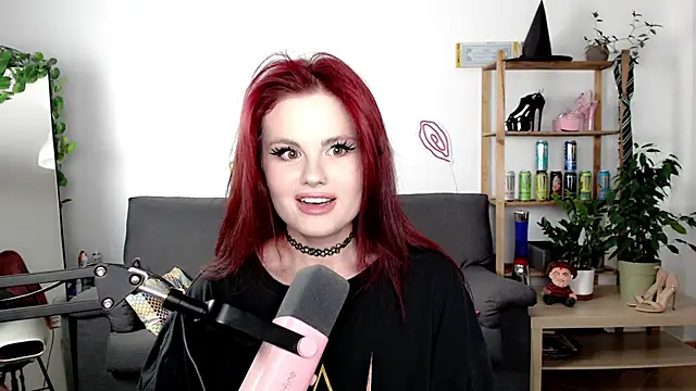 Snapshot of Della_Ideal chatting on September 2025 05:25:02 PM Della Ideal online show from September 2025 05:25:02 PM