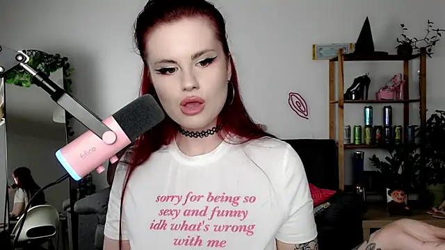 Snapshot of Della_Ideal chatting on September 2025 05:38:01 PM Della Ideal online show from September 2025 05:38:01 PM