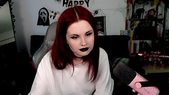 Snapshot of Della_Ideal chatting on November 2025 03:03:02 PM Della Ideal online show from November 2025 03:03:02 PM