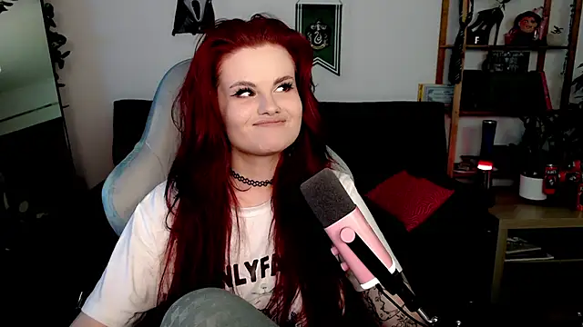 Snapshot of Della_Ideal chatting on November 2025 05:35:01 PM Della Ideal online show from November 2025 05:35:01 PM