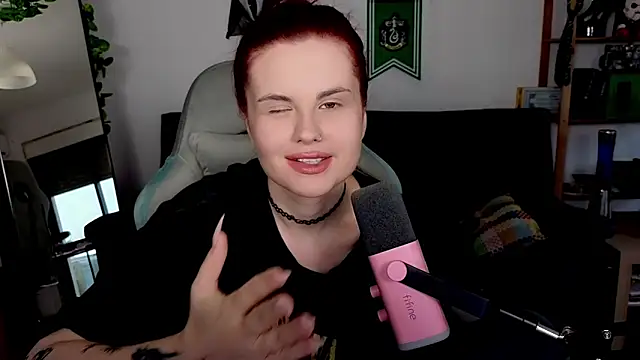 Snapshot of Della_Ideal chatting on November 2025 09:08:02 AM Della Ideal online show from November 2025 09:08:02 AM