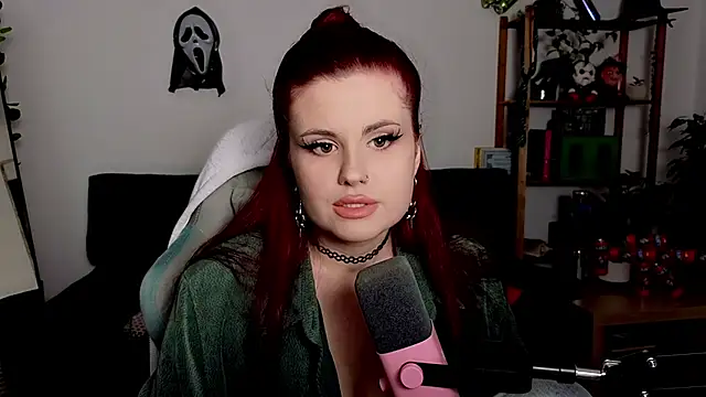 Snapshot of Della_Ideal chatting on November 2025 05:57:01 PM Della Ideal online show from November 2025 05:57:01 PM