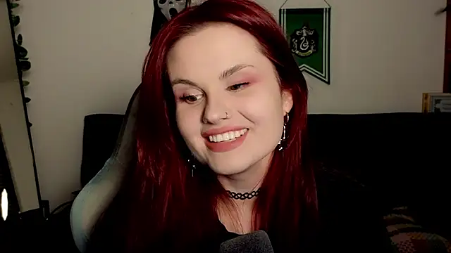 Snapshot of Della_Ideal chatting on December 2025 06:17:01 PM Della Ideal online show from December 2025 06:17:01 PM