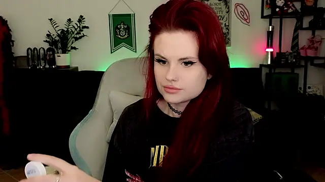 Snapshot of Della_Ideal chatting on February 2026 06:56:01 PM Della Ideal online show from February 2026 06:56:01 PM