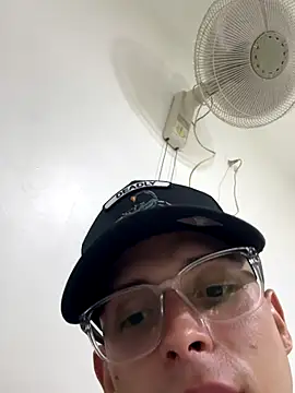 Snapshot of Cristopher1112 chatting on November 2025 01:39:01 AM Cristopher1112 online show from November 2025 01:39:01 AM