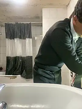 Snapshot of rogerdik76 chatting on February 2026 06:17:01 AM rogerdik76 online show from February 2026 06:17:01 AM