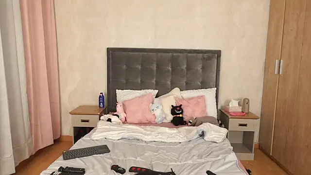 DaliaCruz online show from November 2025 08:52:01 PM