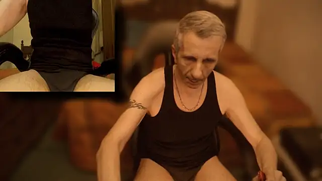 maxdaddy690 online show from March 2025 09:04:02 PM