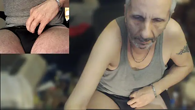 maxdaddy690 online show from May 2026 08:03:02 PM