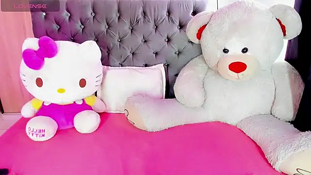 Snapshot of Julie_Lovelyx1 chatting on March 2025 01:15:01 PM Julie Lovelyx1 online show from March 2025 01:15:01 PM