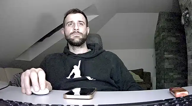 gryzoon online show from March 2025 02:30:01 AM