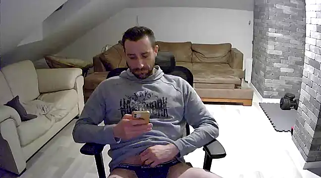 gryzoon online show from March 2025 01:00:02 AM