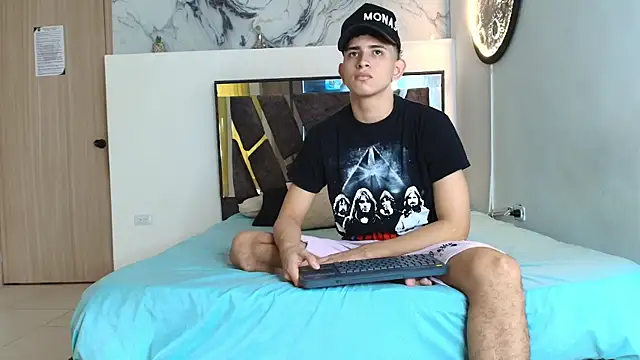 KING OFF BOYS online show from November 2025 01:31:01 PM