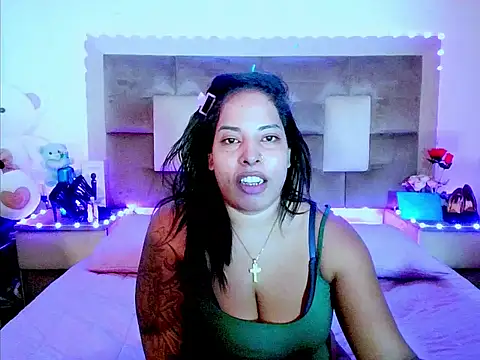 Snapshot of indiantopaz694u chatting on April 2026 04:24:02 AM indiantopaz694u online show from April 2026 04:24:02 AM