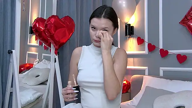 AsterQuinn online show from February 2026 03:09:02 PM