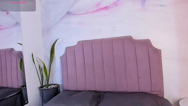 Valeriagomez  online show from February 2026 12:25:01 PM