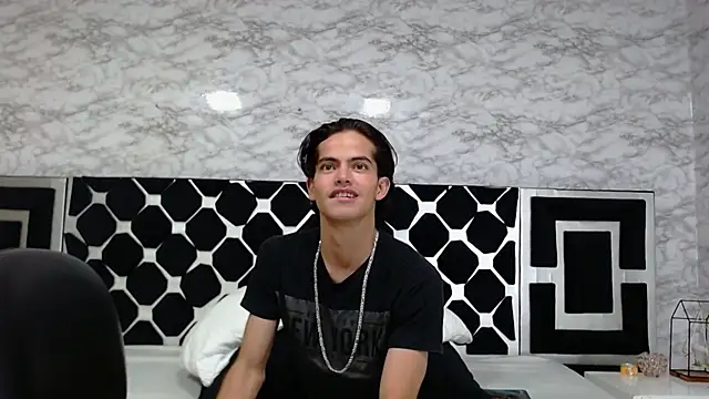 Snapshot of Maximoherrera_16 chatting on March 2025 06:35:02 AM Maximoherrera 16 online show from March 2025 06:35:02 AM