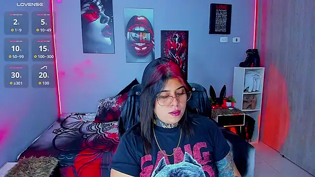 Veronika metal online show from September 2025 04:36:02 AM