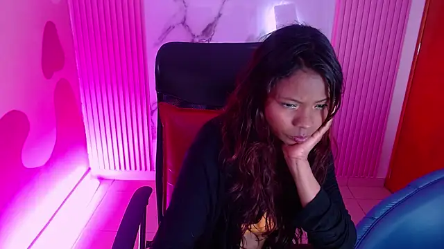 Snapshot of Agata_Grubisic chatting on September 2025 03:39:02 AM Agata Grubisic online show from September 2025 03:39:02 AM