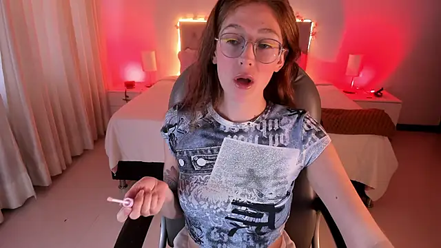 Snapshot of Emily_Warren_ chatting on October 2025 09:56:01 PM Emily Warren online show from October 2025 09:56:01 PM