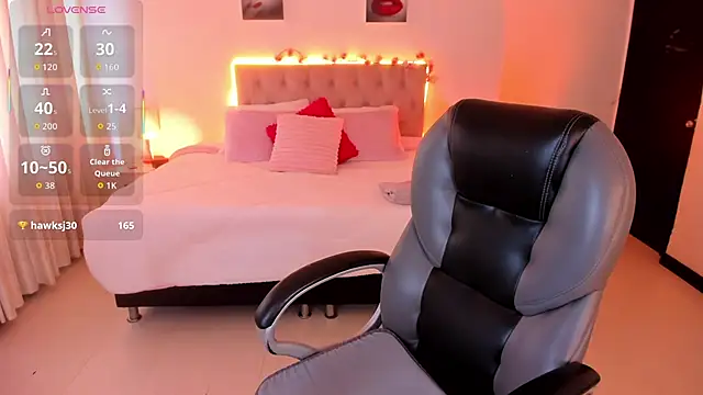 Snapshot of Emily_Warren_ chatting on December 2025 07:20:02 PM Emily Warren online show from December 2025 07:20:02 PM