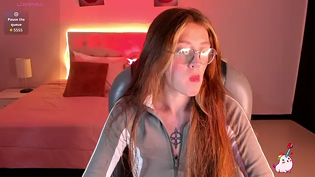 Snapshot of Emily_Warren_ chatting on February 2026 08:20:02 PM Emily Warren online show from February 2026 08:20:02 PM