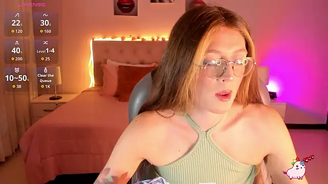 Emily Warren  online show from March 2026 08:16:01 PM