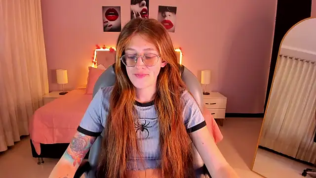 Snapshot of Emily_Warren_ chatting on June 2026 07:49:02 PM Emily Warren online show from June 2026 07:49:02 PM