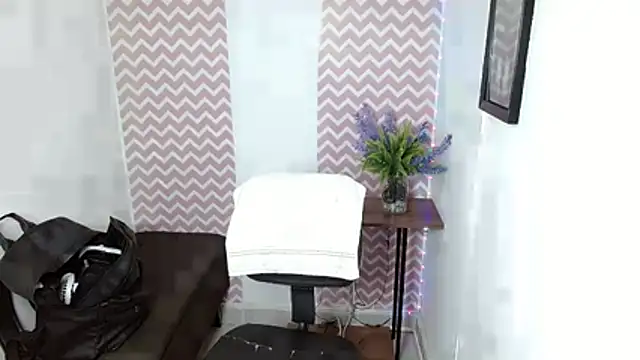 dayanacarson online show from June 2026 06:13:02 PM