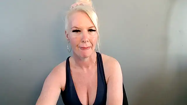 Snapshot of Blonde-Grace chatting on June 2026 03:01:02 PM Blonde-Grace online show from June 2026 03:01:02 PM