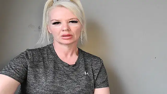 Snapshot of Blonde-Grace chatting on July 2026 01:53:01 PM Blonde-Grace online show from July 2026 01:53:01 PM