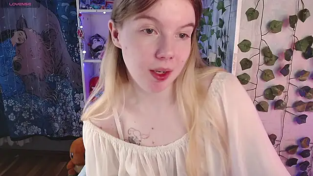 Strawberry juli online show from March 2025 05:38:02 AM