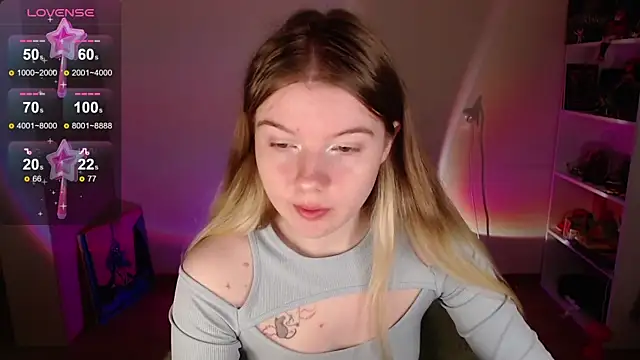 Strawberry juli online show from September 2025 06:40:01 AM