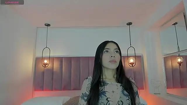 Haily b online show from November 2025 07:27:02 PM